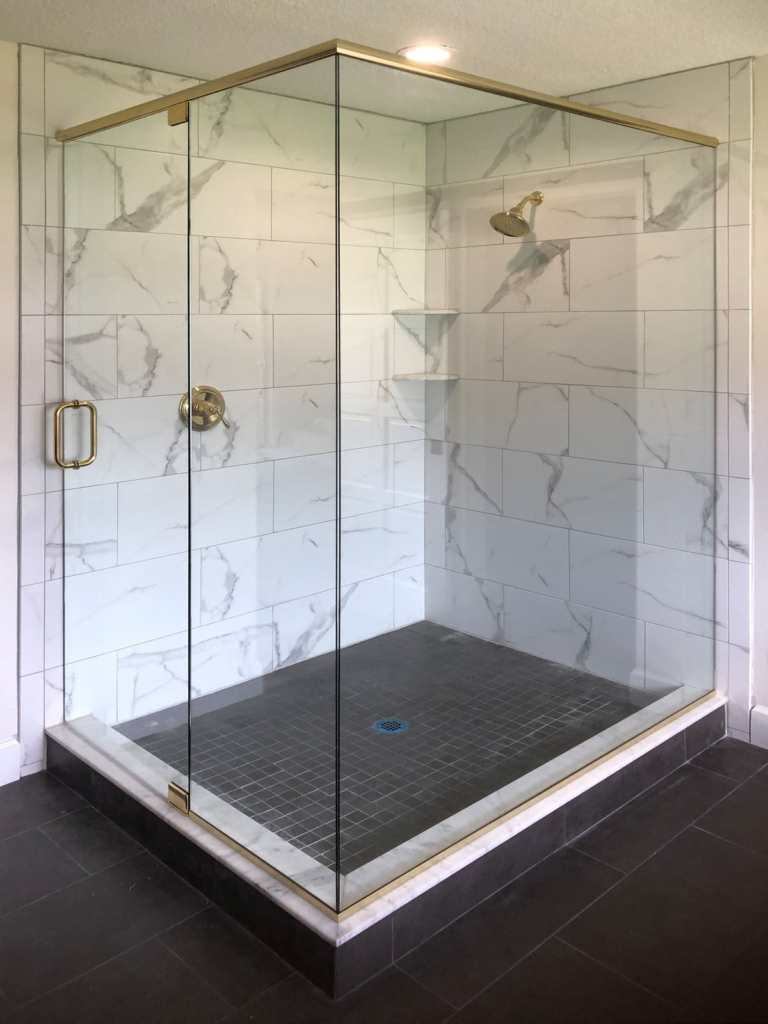 90° Pivot Door Enclosure