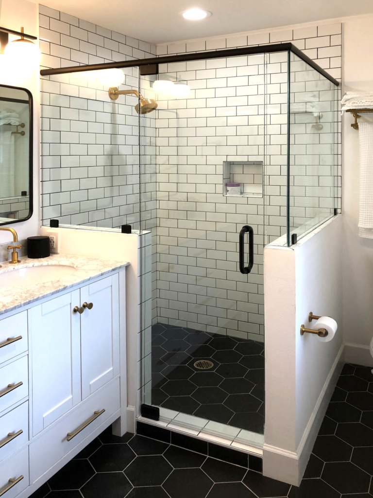 90° Pivot Door Enclosure