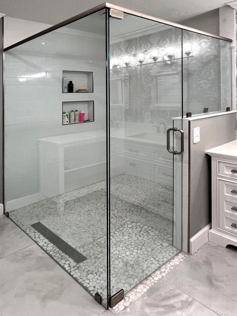 90° Pivot Door Enclosure