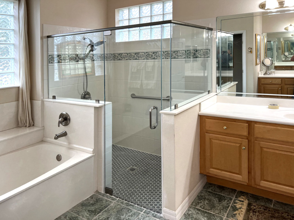 90° Pivot Door Enclosure